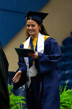 Caleigh_Ponn_Diploma_7089_4x6