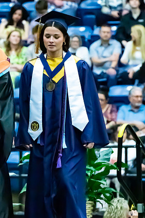 Caleigh_Ponn_Valedictorian_6333_4x6