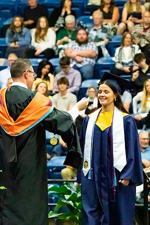 Caleigh_Ponn_Valedictorian_6314_4x6