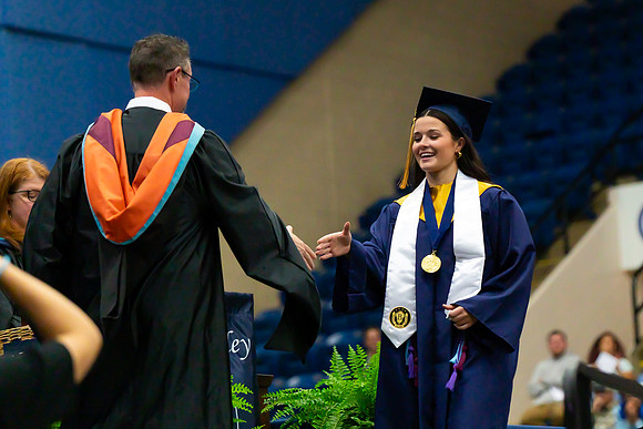 Caleigh_Ponn_Diploma_7068_4x6