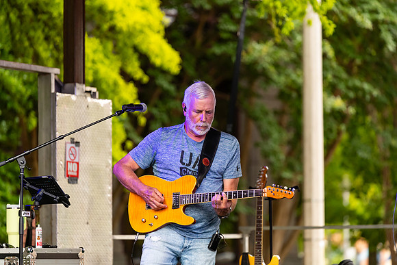 Rob_Campbell_3324_No_Crop