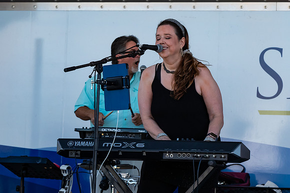 Melody_Irby_Keyboards_2673_4x6