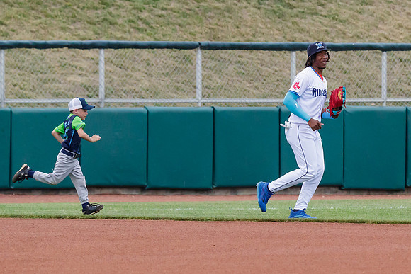 01-38_Starlyn_Nunez_CF_0033_4x6
