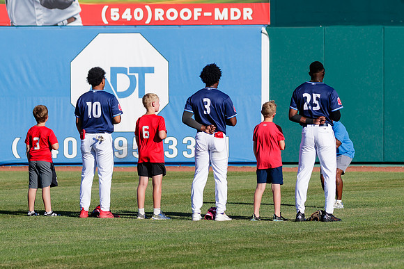 Anthem_Outfield_3702_4x6