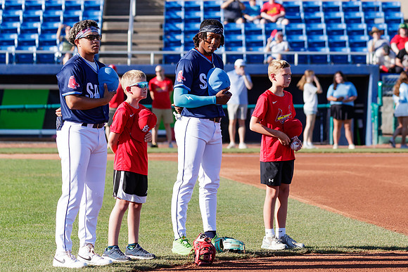 Anthem_Infield_3691_4x6