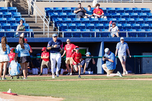 07_34_Andruw_Mussett_1B_3627_No_Crop