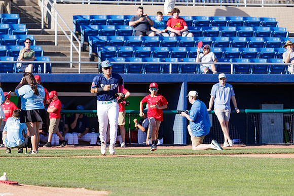 07_34_Andruw_Mussett_1B_3629_No_Crop