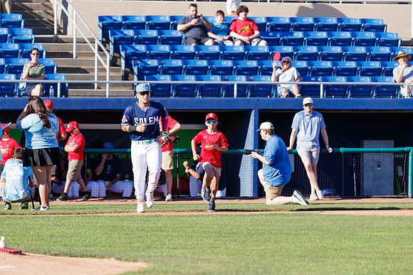 07_34_Andruw_Mussett_1B_3628_No_Crop