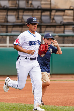 01-08_Avinson_Pinto_SS_4686_4x6