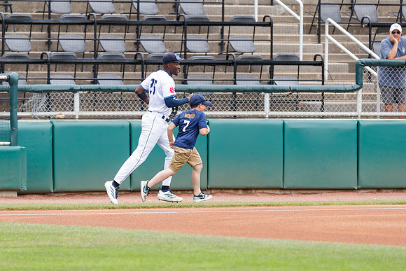 02-25_Andrews_Opata_RF_4704_No_Crop