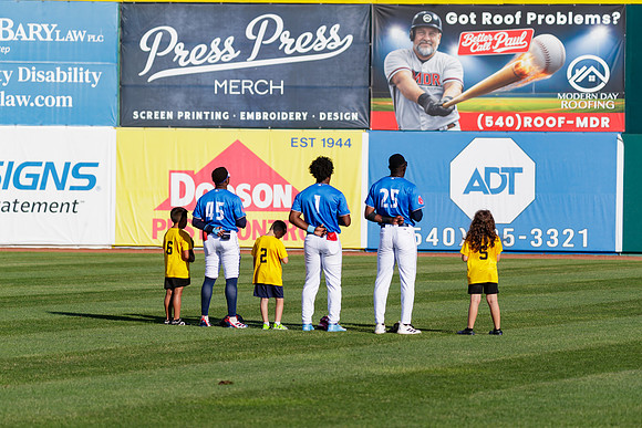 Anthem_Outfielders_7480_No_Crop