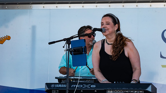 Melody_Irby_Keyboards_2674_16x9_Full