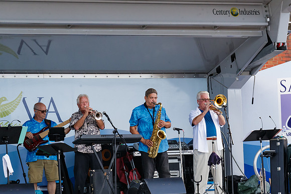 Kings_Horns_3943_No_Crop