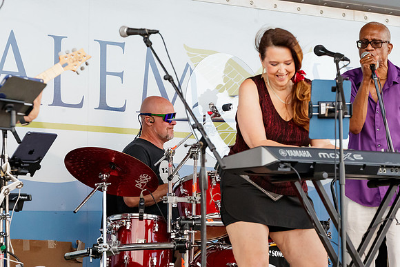 Kings_Drummer_Mike_Feanster-4002_4x6