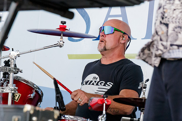 Kings_Drummer_Mike_Feanster-4177_4x6