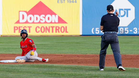 Umpire_Leo_DLatt_20260808_4809_16x9