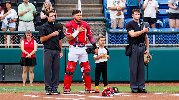Umpires_Shepler_and_Dlatt_20260807_3395_16x9