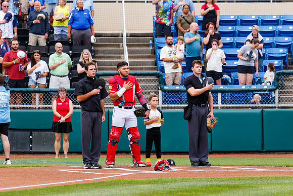Umpires_Shepler_and_Dlatt_20260807_3395_No_Crop