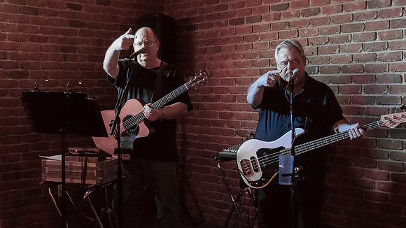 The_Tim_Martin_Duo_8437_1080P