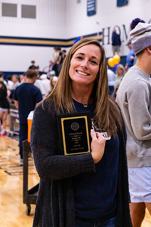 Carla_Ponn_with_plaque_6032_No_Crop