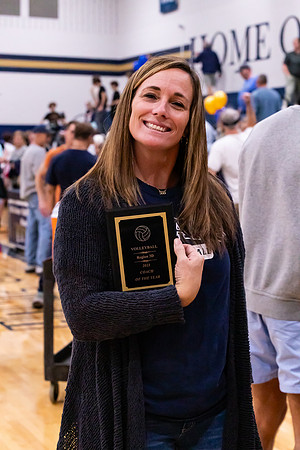 Carla_Ponn_with_plaque_6036_No_Crop