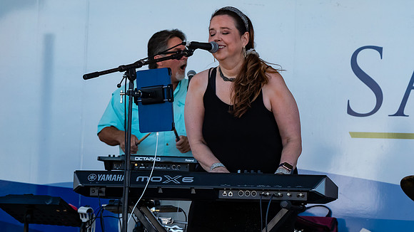 Melody_Irby_Keyboards_2673_16x9_Full