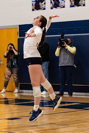 Lauren_Whittaker_0153_16x9_Full