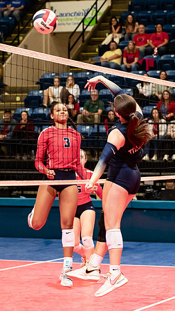 Caleigh_Ponn_5659_16x9_Full