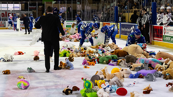 TBear_Toss_23349_5439_16x9_Full