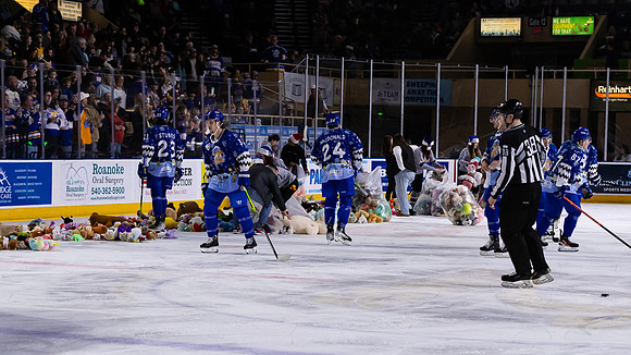 TBear_Toss_23349_5480_16x9_Full