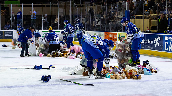 TBear_Toss_23349_5483_16x9_Full
