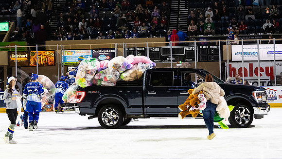 TBear_Toss_23349_5525_16x9_Full