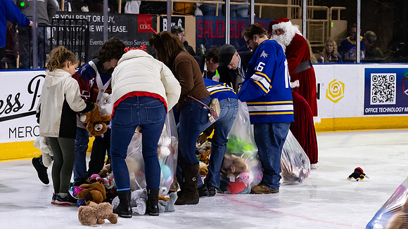 TBear_Toss_23349_5536_16x9_Full