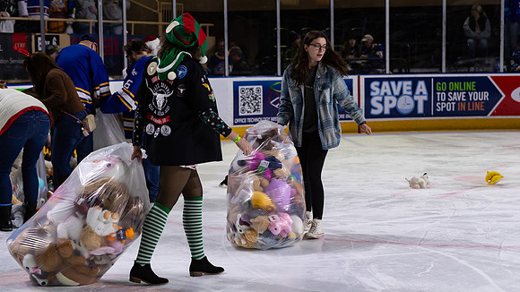 TBear_Toss_23349_5532_16x9_Full