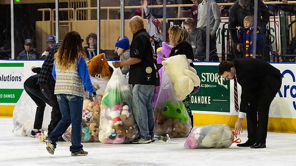 TBear_Toss_23349_5547_16x9_Full