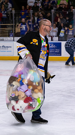 TBear_Toss_23349_5549_16x9_Full