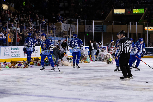 TBear_Toss_23349_5480_4x6
