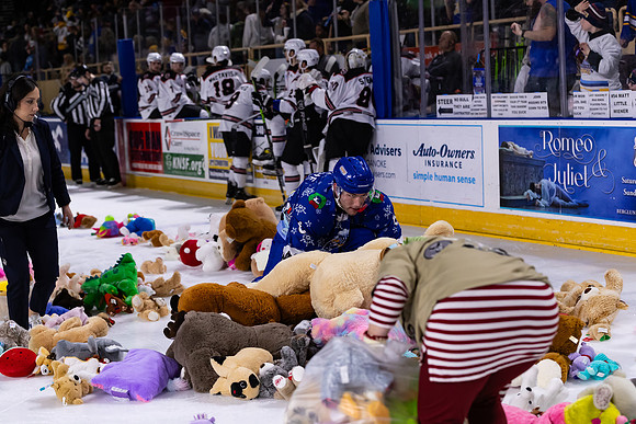 TBear_Toss_23349_5457_No_Crop