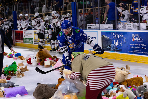 TBear_Toss_23349_5461_No_Crop