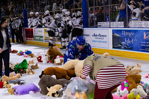 TBear_Toss_23349_5459_No_Crop
