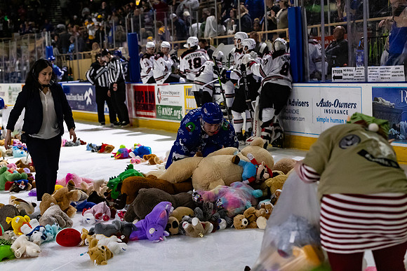 TBear_Toss_23349_5454_No_Crop
