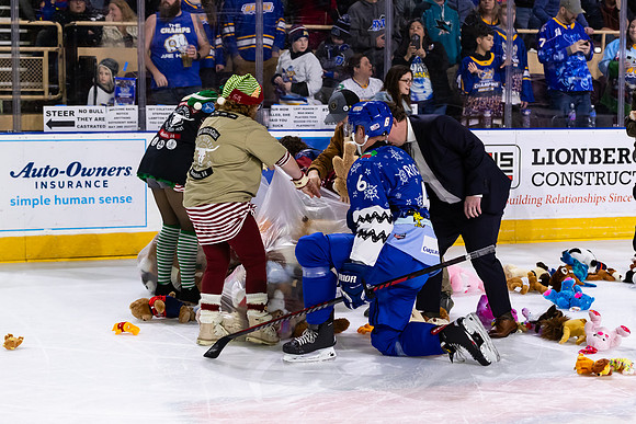 TBear_Toss_23349_5505_No_Crop