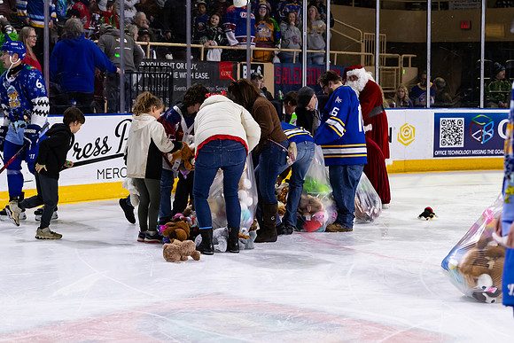 TBear_Toss_23349_5537_No_Crop