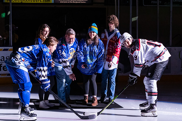 2023_Gillespie_Family_Puck_Drop_5147_4x6