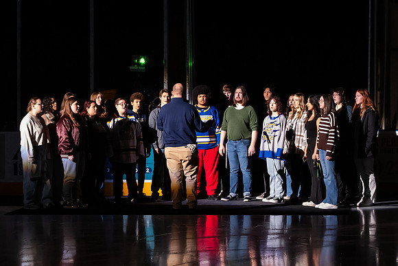HVHS_Choir_National_Anthem_8312_4x6