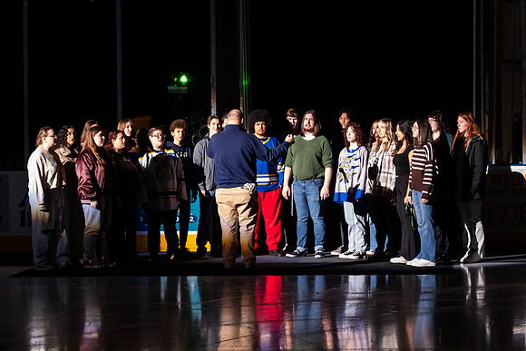 HVHS_Choir_National_Anthem_8306_4x6