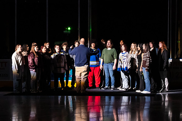 HVHS_Choir_National_Anthem_8339_4x6