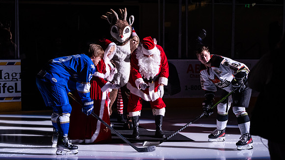 20231223_Santa_Claus_Puck_Drop_8379_16x9_Full