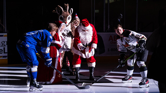 20231223_Santa_Claus_Puck_Drop_8382_16x9_Full