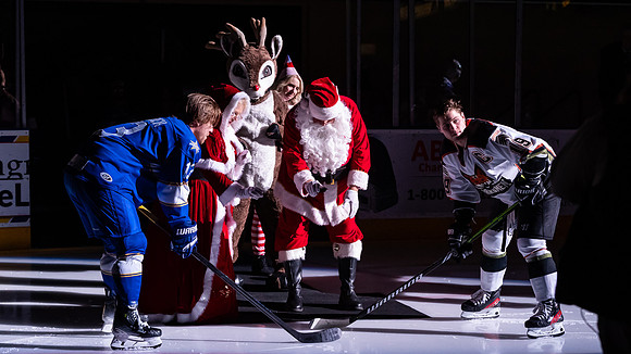 20231223_Santa_Claus_Puck_Drop_8381_16x9_Full